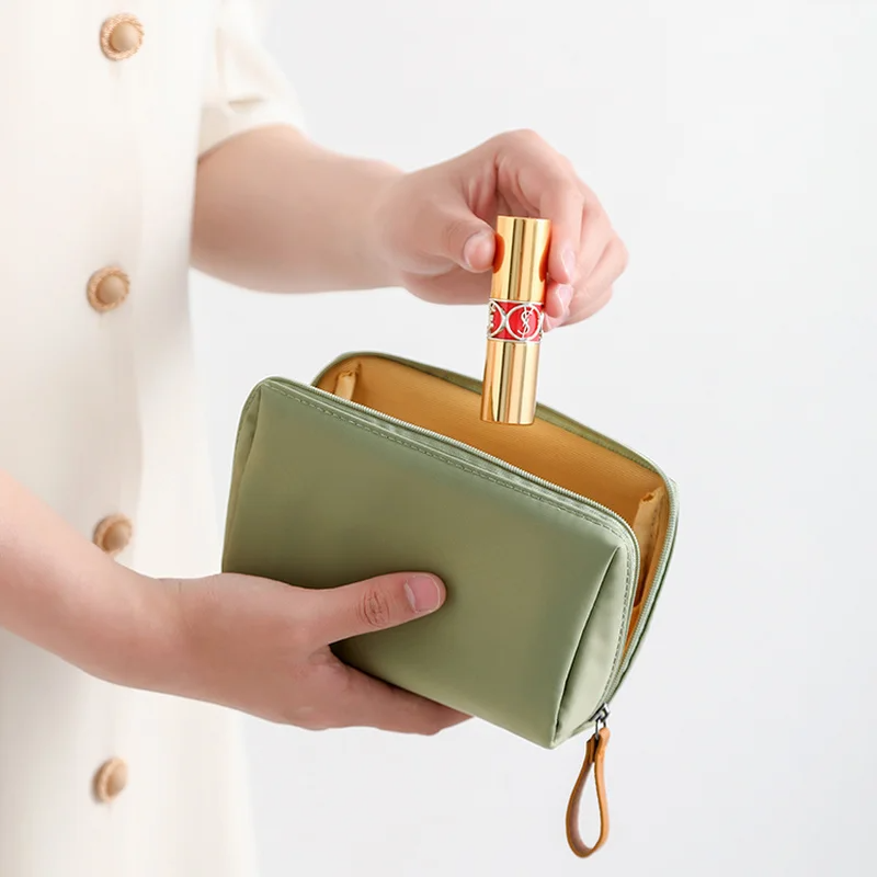 TravelOrganizer – Luxurious Travel Case for Efficient Storage