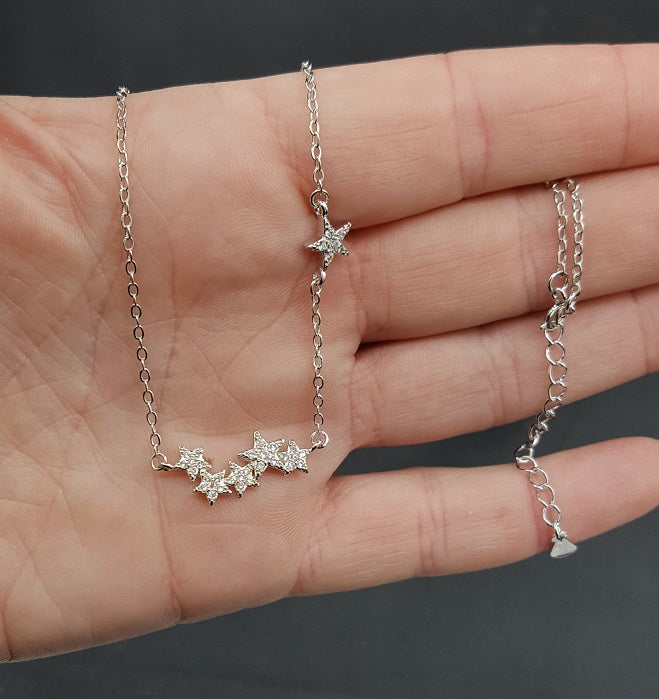 StarGleam Necklace - Stylish Silver Star Wreath