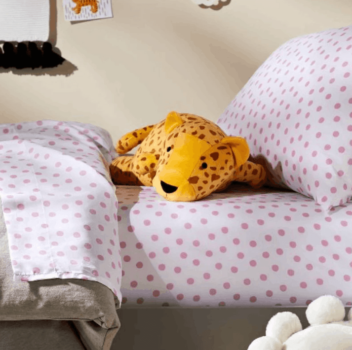 SerenityHug Plush – Soft Lighting for Relaxation