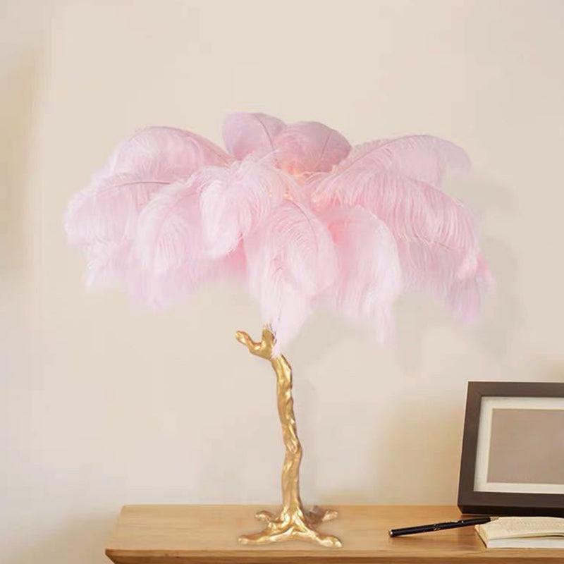 FeatherLuxe - Artistieke Veer Tafellamp in Roze en Goud