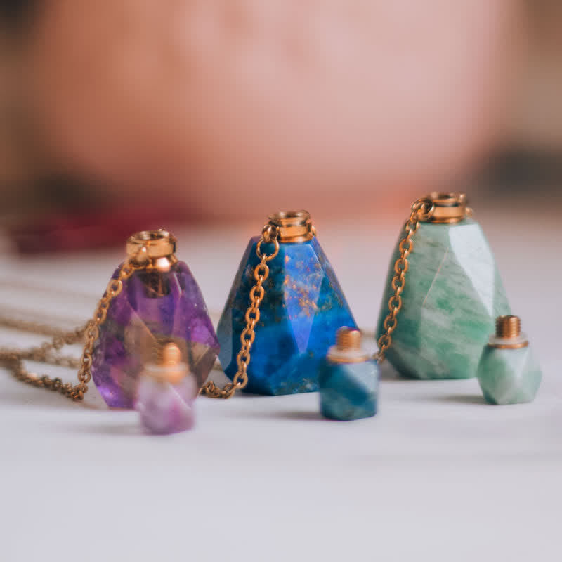 Elegant Necklace with Crystals Perfume Bottle - Iris