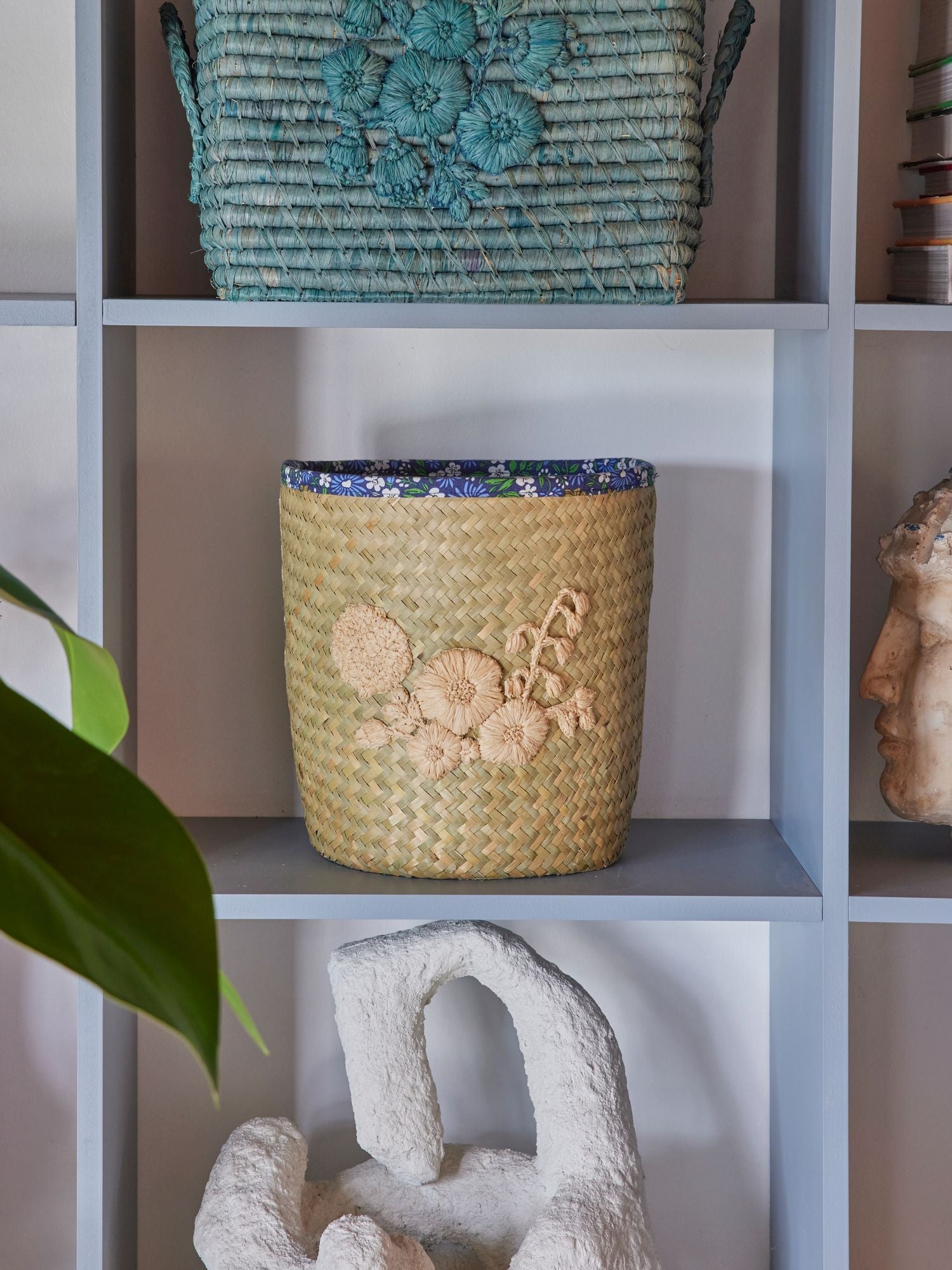 NatureBasket – Handmade Raffia Basket in Round Design