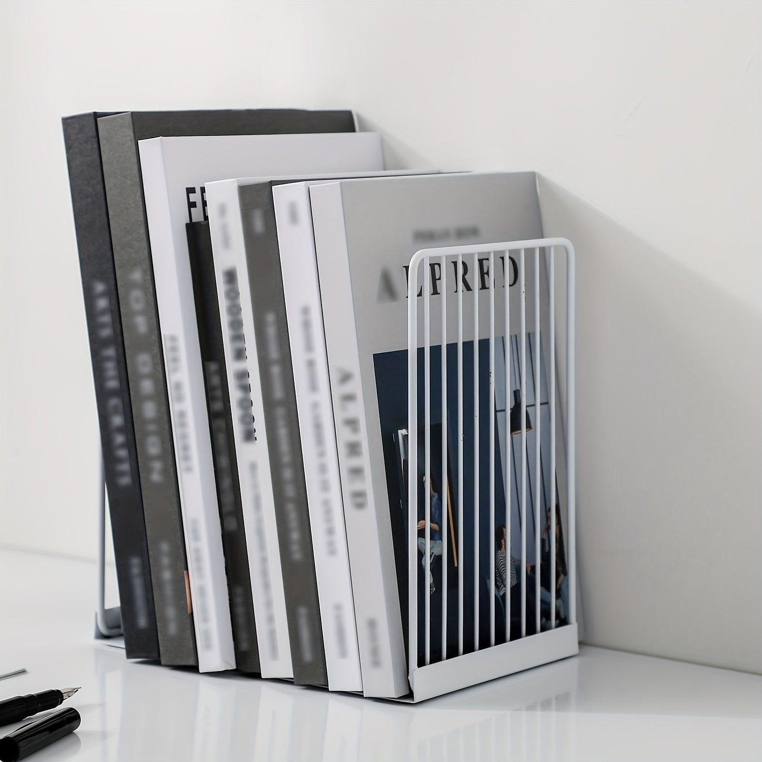 IronHold - Elegant Bookends for Perfect Organization