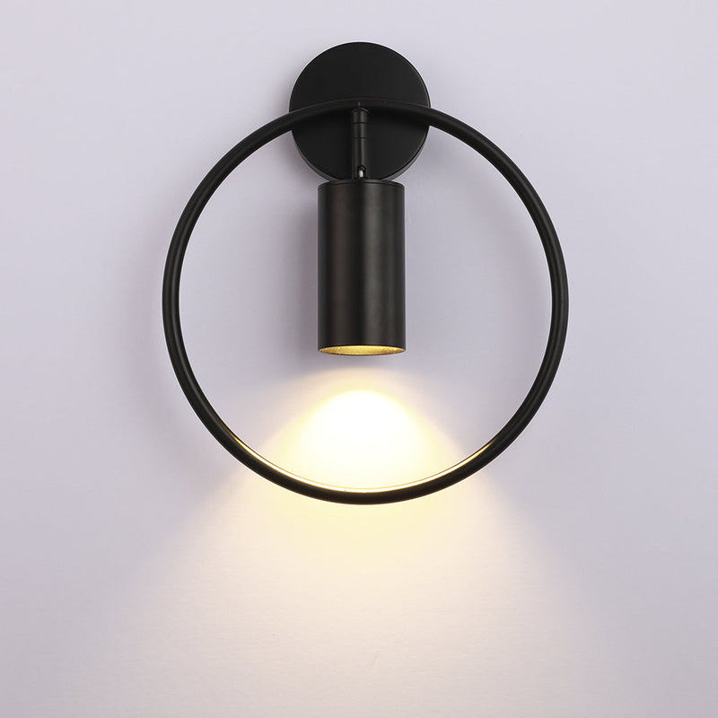 FlammeStylée – Guld Vägglampa för Elegant Atmosfär