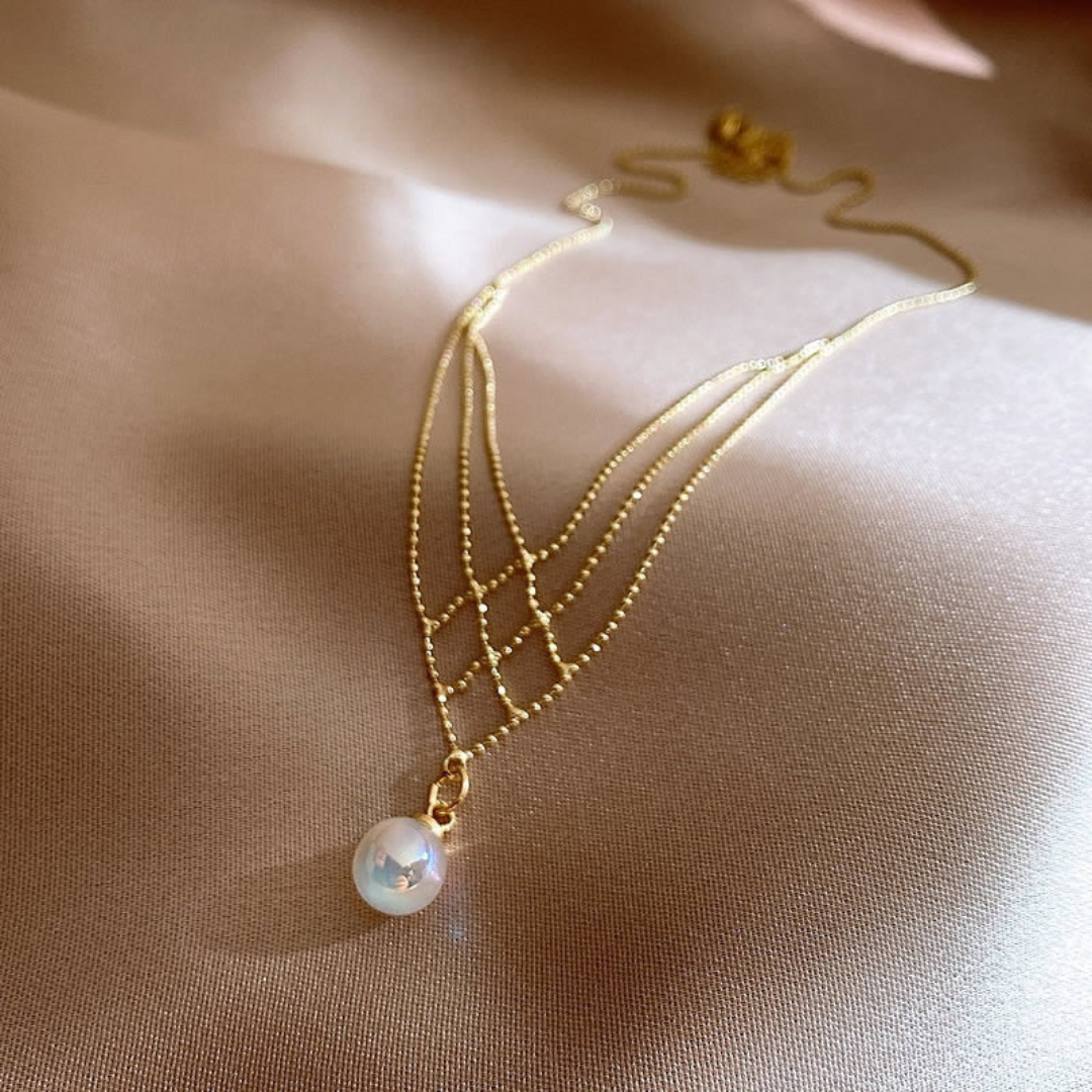 PearlGlow Necklace - Elegant Woven Jewelry