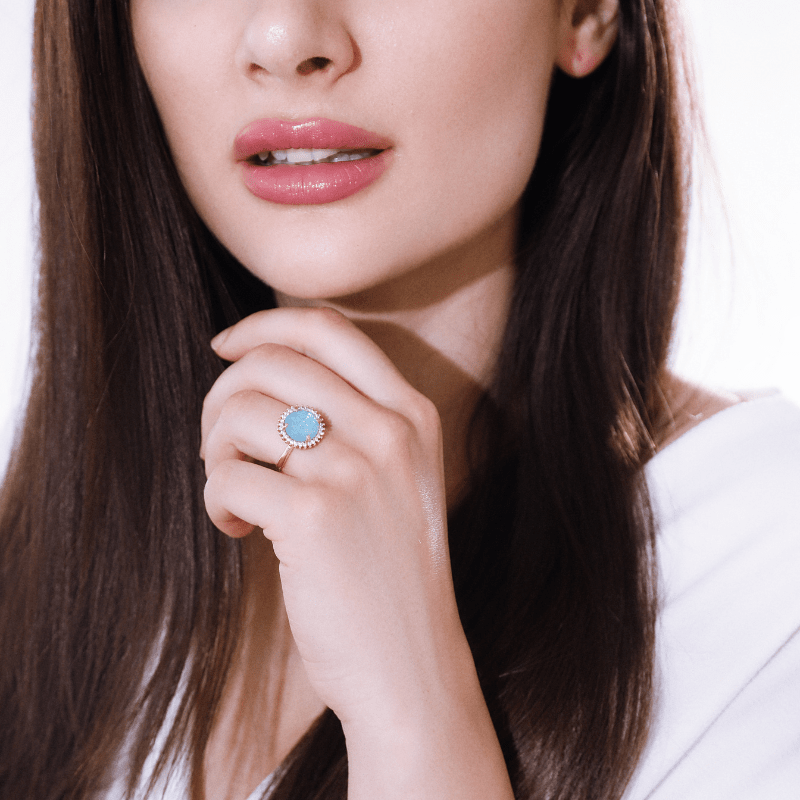 Elowen Glow Ring - Mysterious Cocktail Ring with Elegant Design