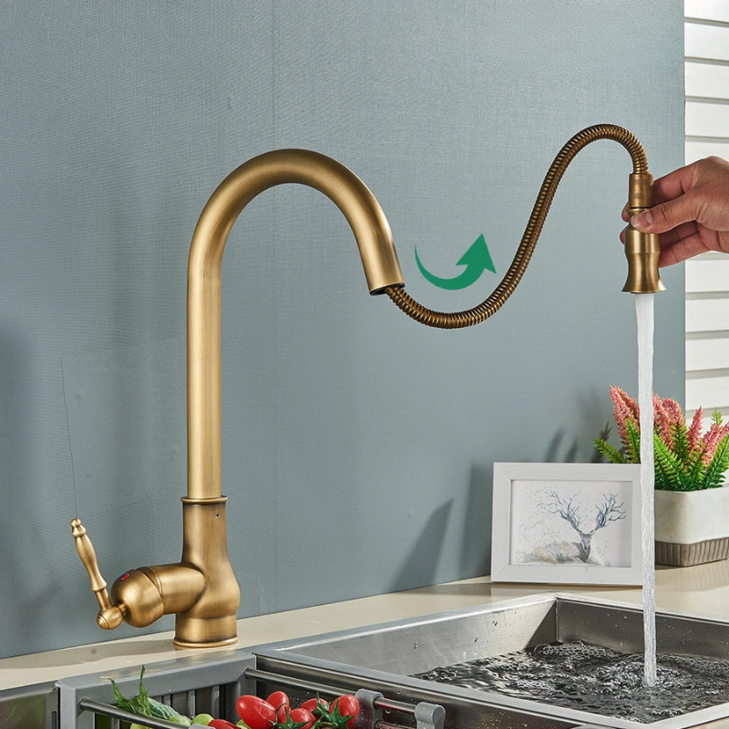 VintageTap – Retro Kitchen Faucet with Brass Finish