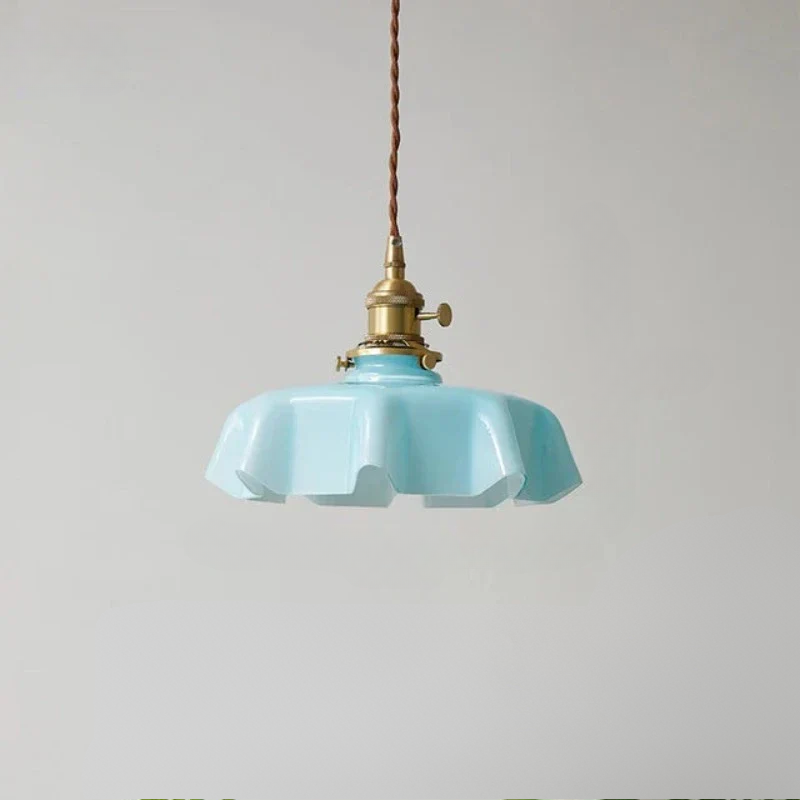 ClassicGleam – Luxurious Brass Pendant Lamp for Timeless Atmosphere