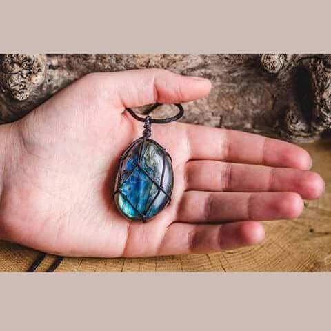 Aris DragonHeart Necklace – Mysterious Labradorite Jewelry
