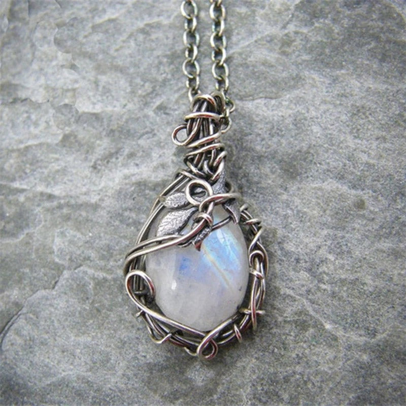Vintage Moonstone Necklace - Selene Elegance