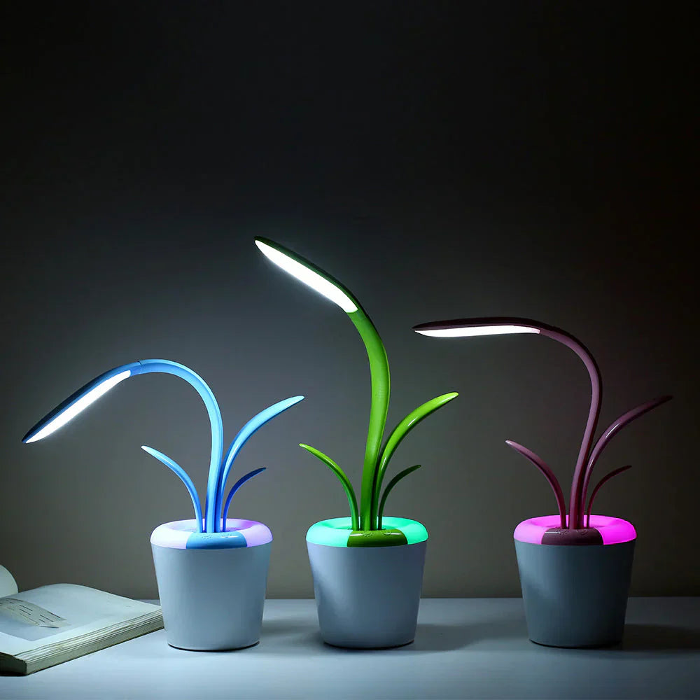 LuminaFlex – Stylish adjustable desk light