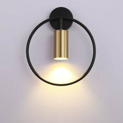 FlammeLuxe – Elegant Guld Vägglampa för Stämningsbelysning