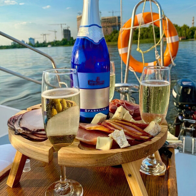 WineNest - Stylish Folding Picnic Table for Wine