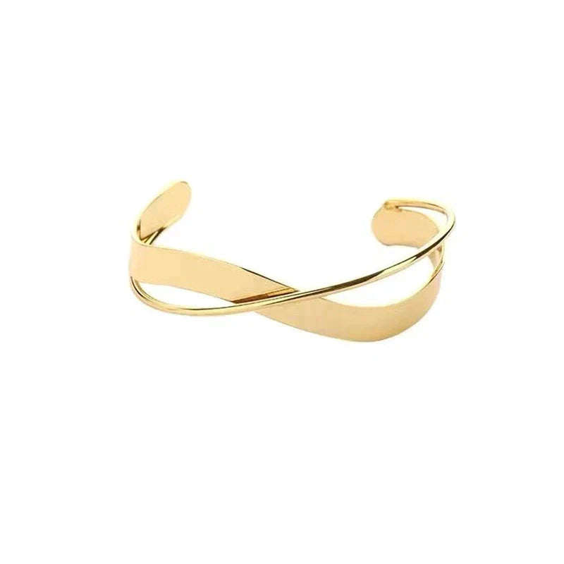 Elegant European bracelet | Available in stunning silver and luxurious gold!