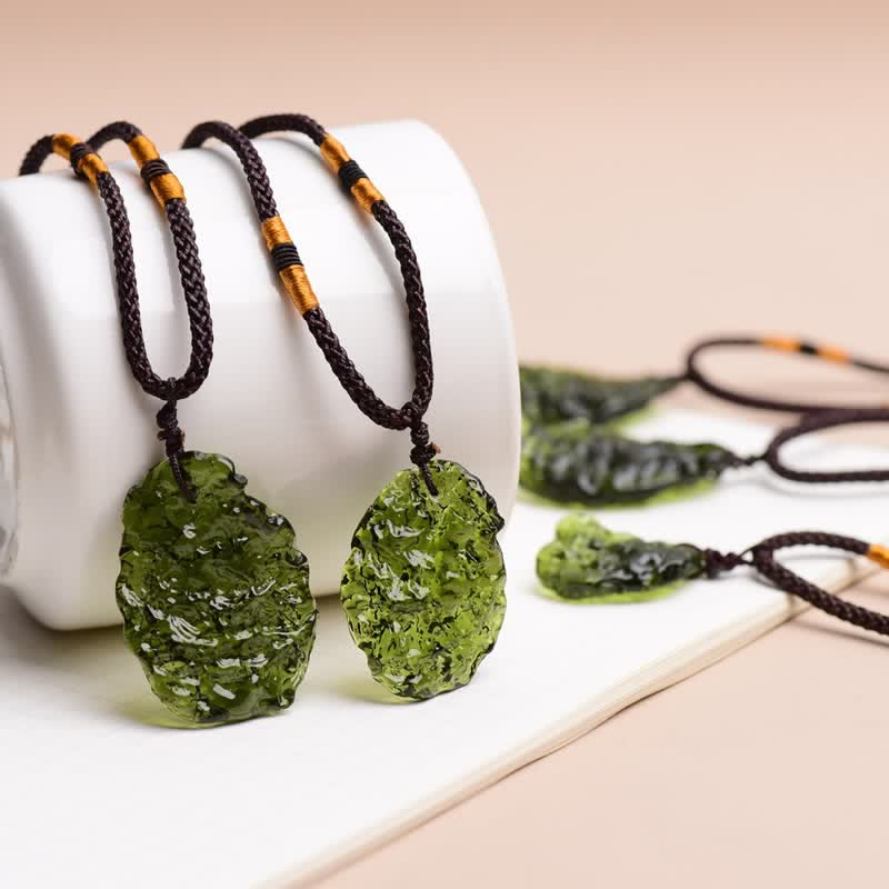 Alina's Captivating Green Moldavite Pendant Necklace for Purification
