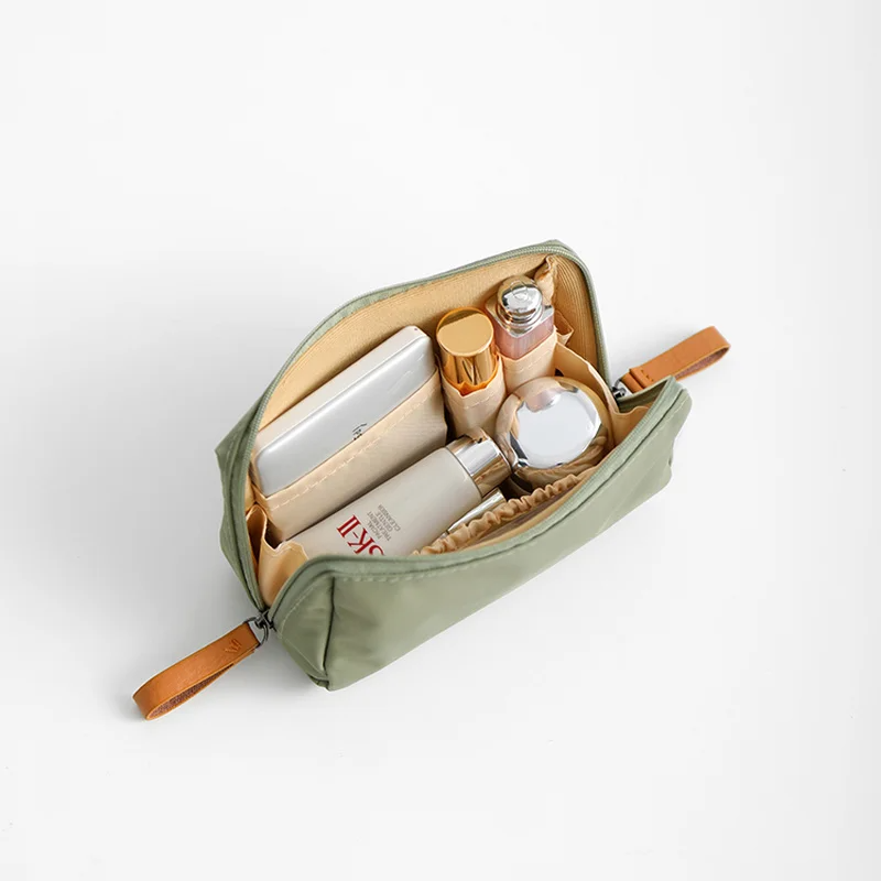 TravelOrganizer – Luxurious Travel Case for Efficient Storage