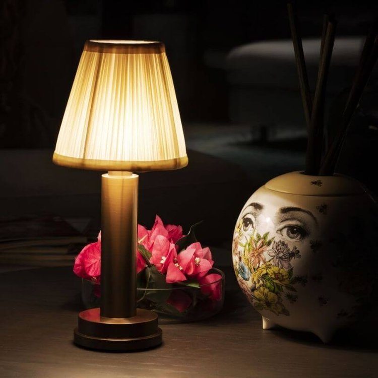 CozyGlimmer - Refined Wireless Table Lamp with Dimmer Function