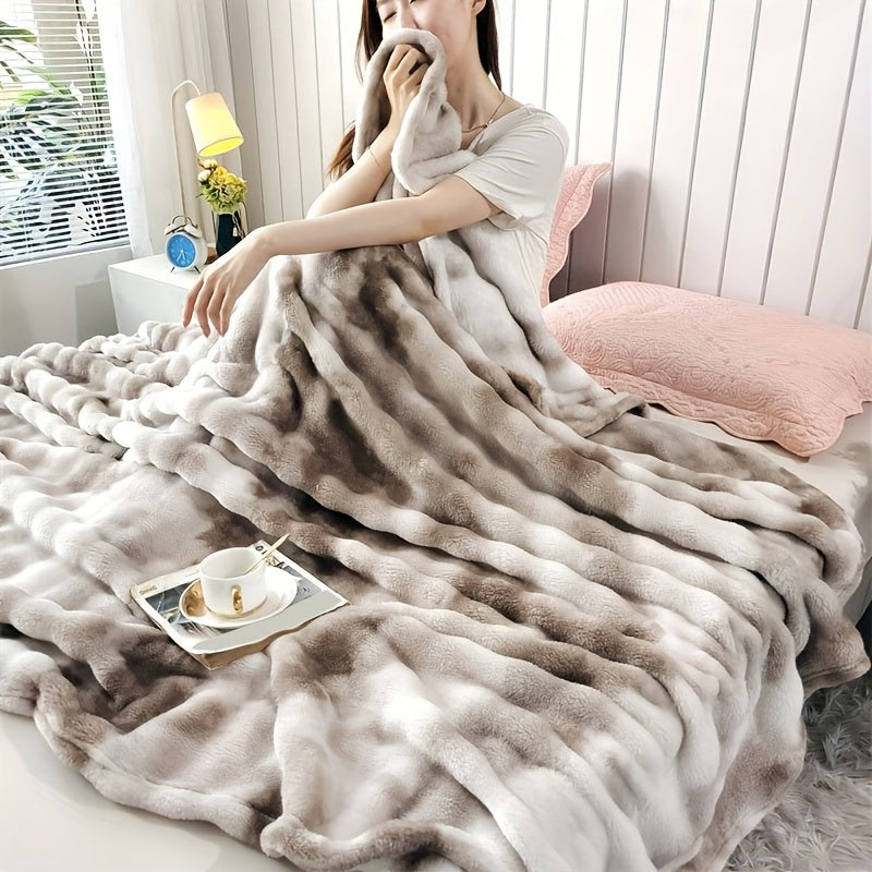 SnuggleFleece – Luxurious Soft Blanket for All Seasons