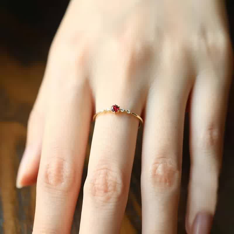 Elara 18K Gold Garnet Ring - A Touch of Elegance 
