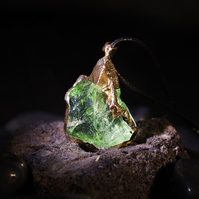 Elegant natural moldavite necklace - Lyra