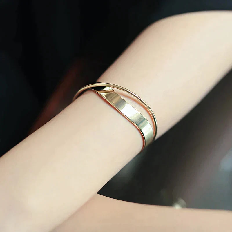 Elegant European bracelet | Available in stunning silver and luxurious gold!