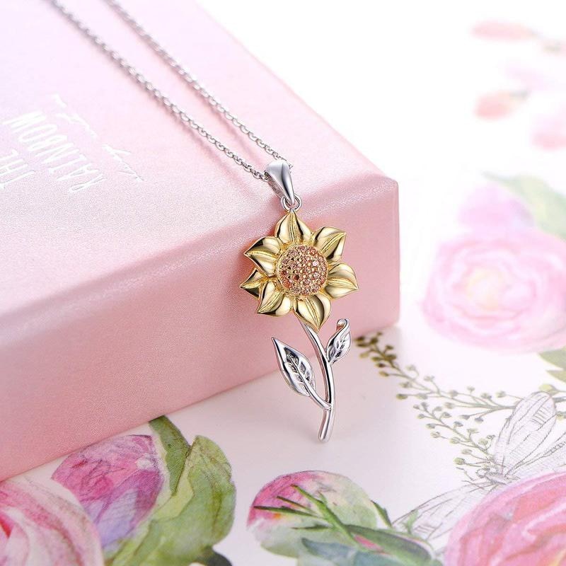 Elegant sunflower necklace in silver gold