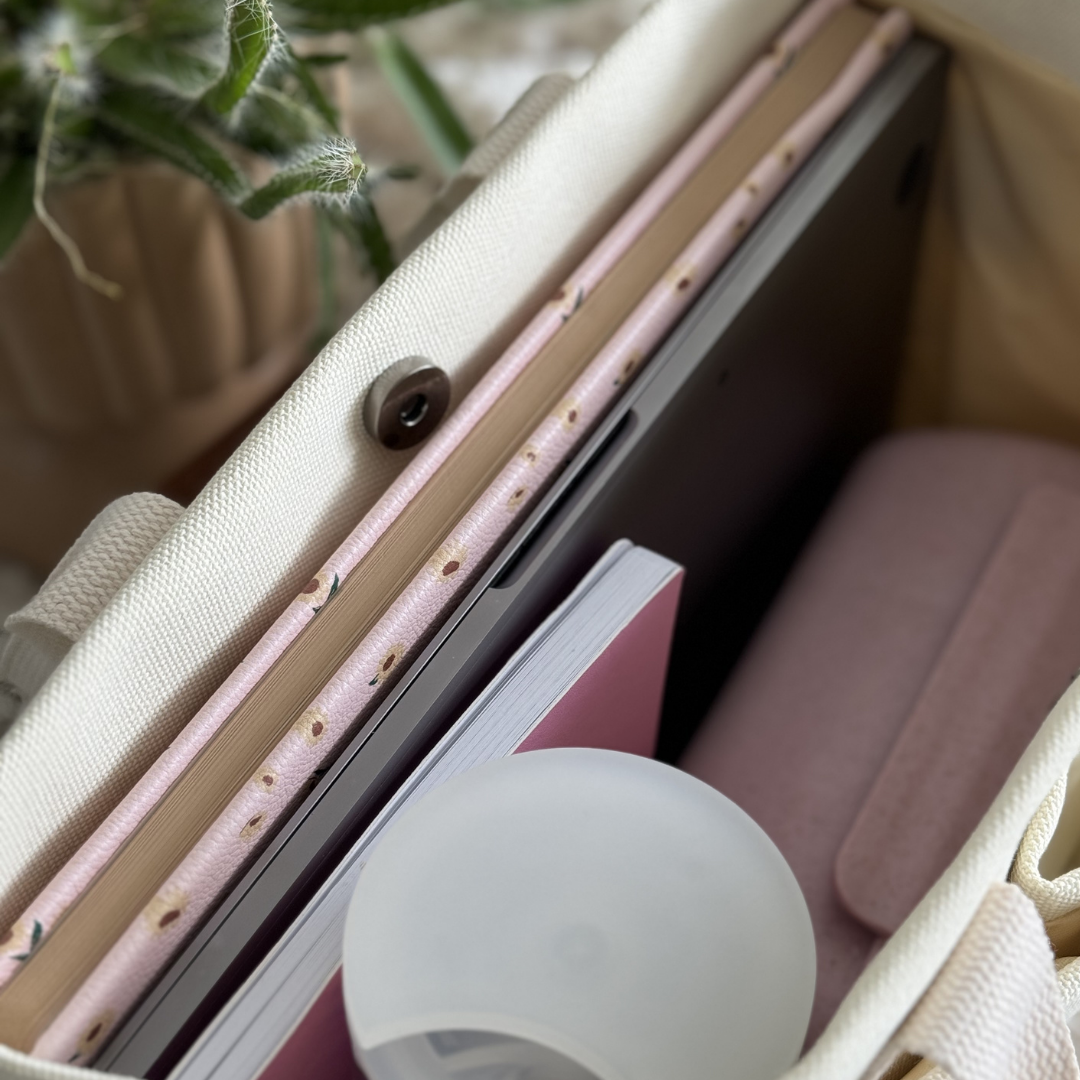 UrbanCanvas bag - Elegant and practical handbag