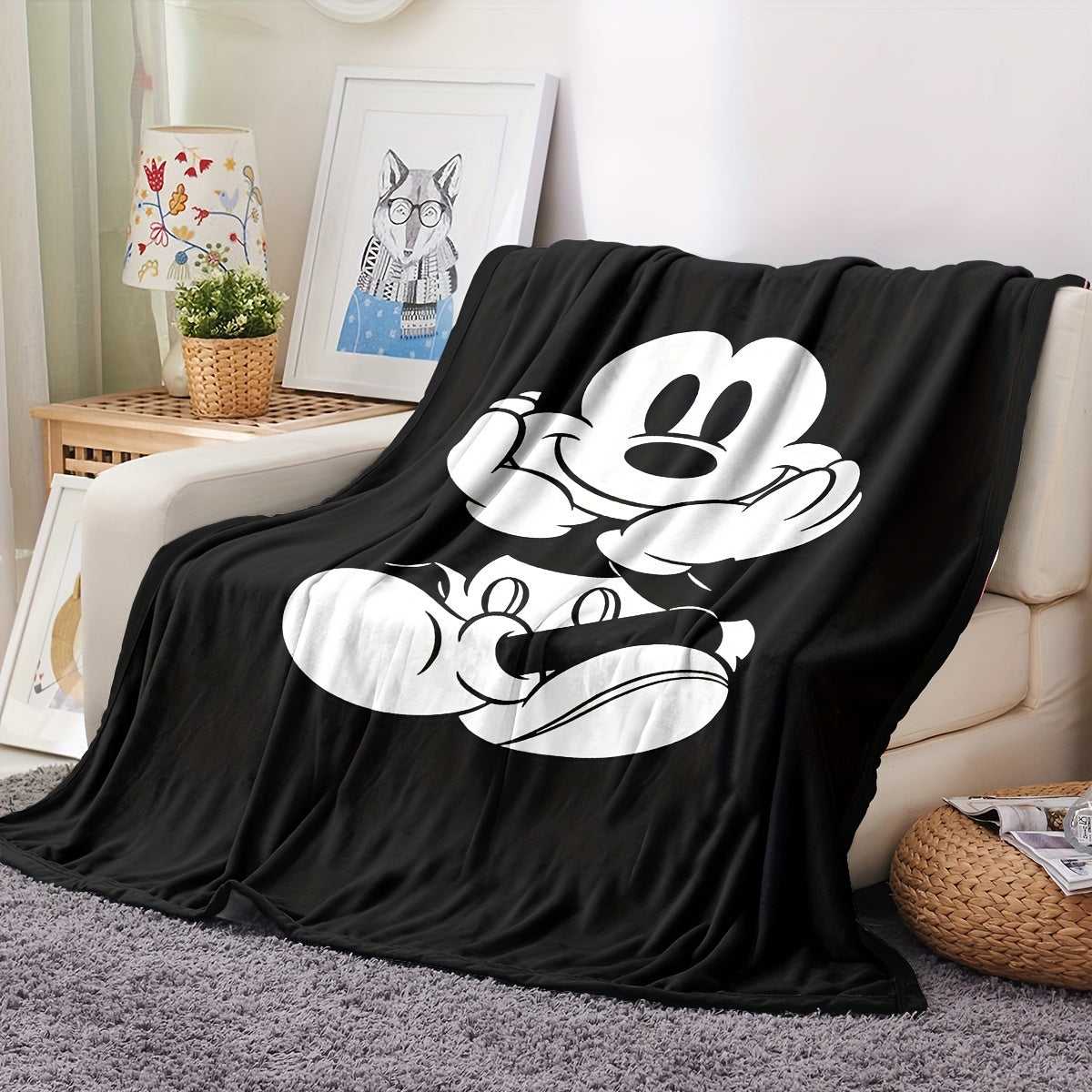 MickeyDream – Playful Fleece Blanket for Comfort