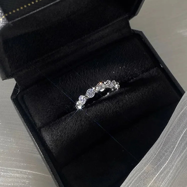 Astrid's stunning double-layer star ring set