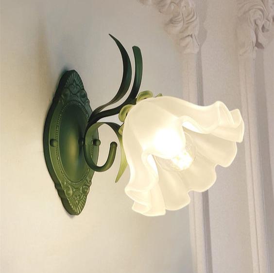 LilyGlow Vägglampa - Elegant Naturinspirerad Belysning