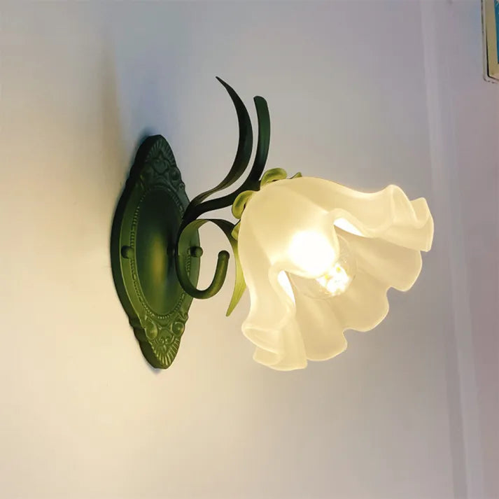LilyGlow Vägglampa - Elegant Naturinspirerad Belysning