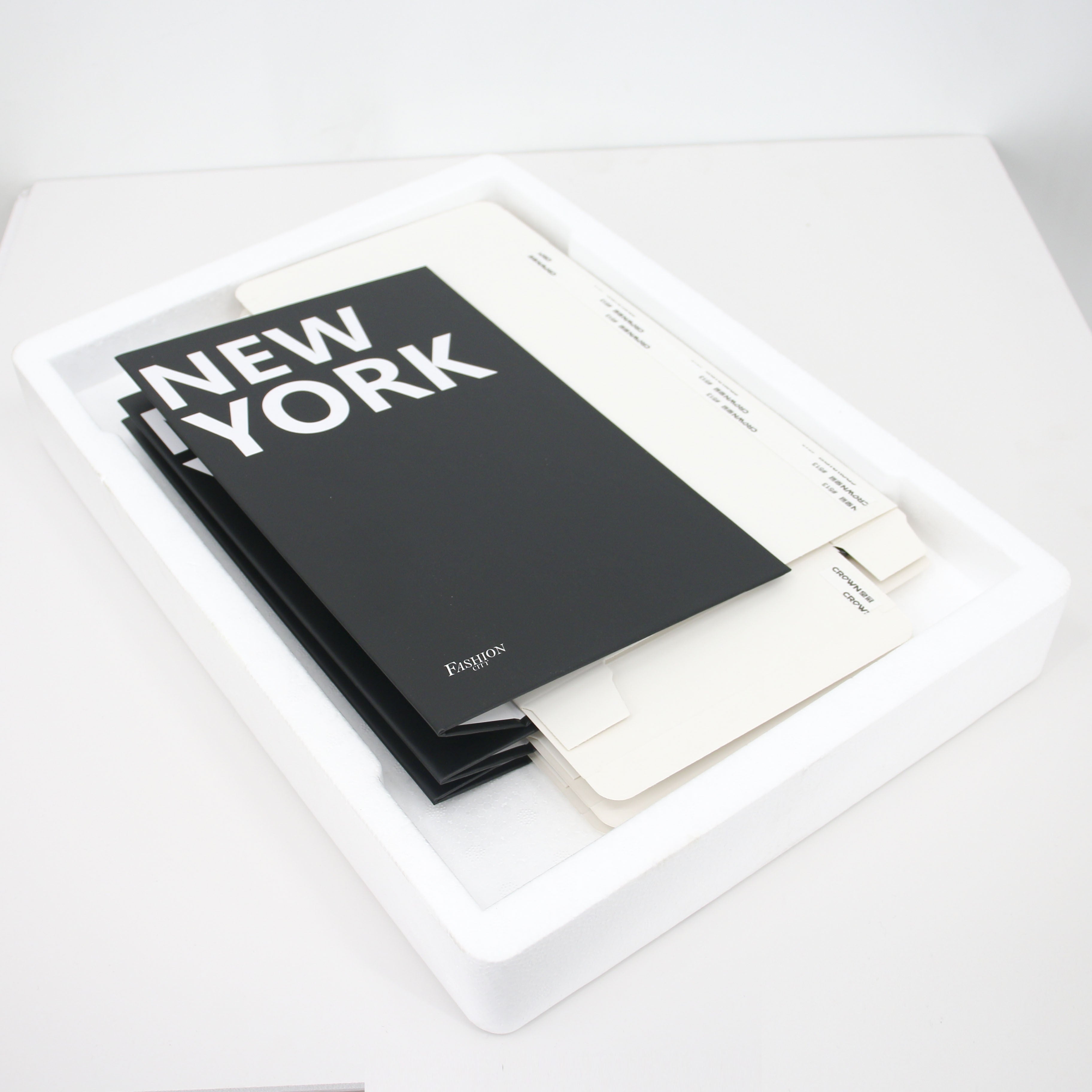 CityCharm - Stylish Decorative Fake Books Set