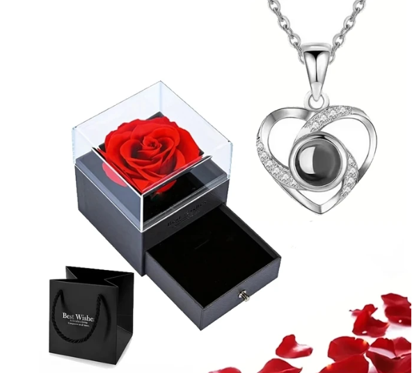 EternalLove Necklace – Heart-Shaped Chain in 100 Languages