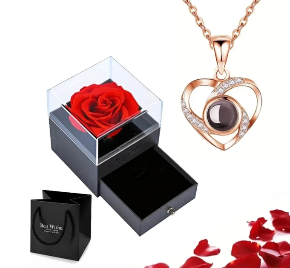EternalLove Necklace – Heart-Shaped Chain in 100 Languages