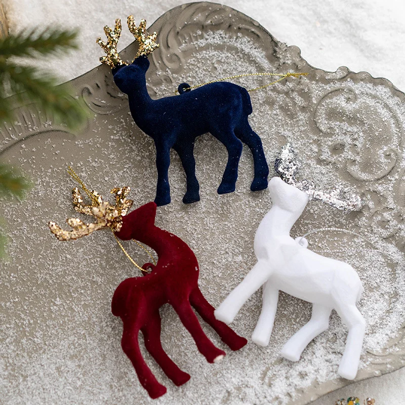 Glittrande Hjort Ornament – Lyxig Juldekoration för en Festlig Stämning