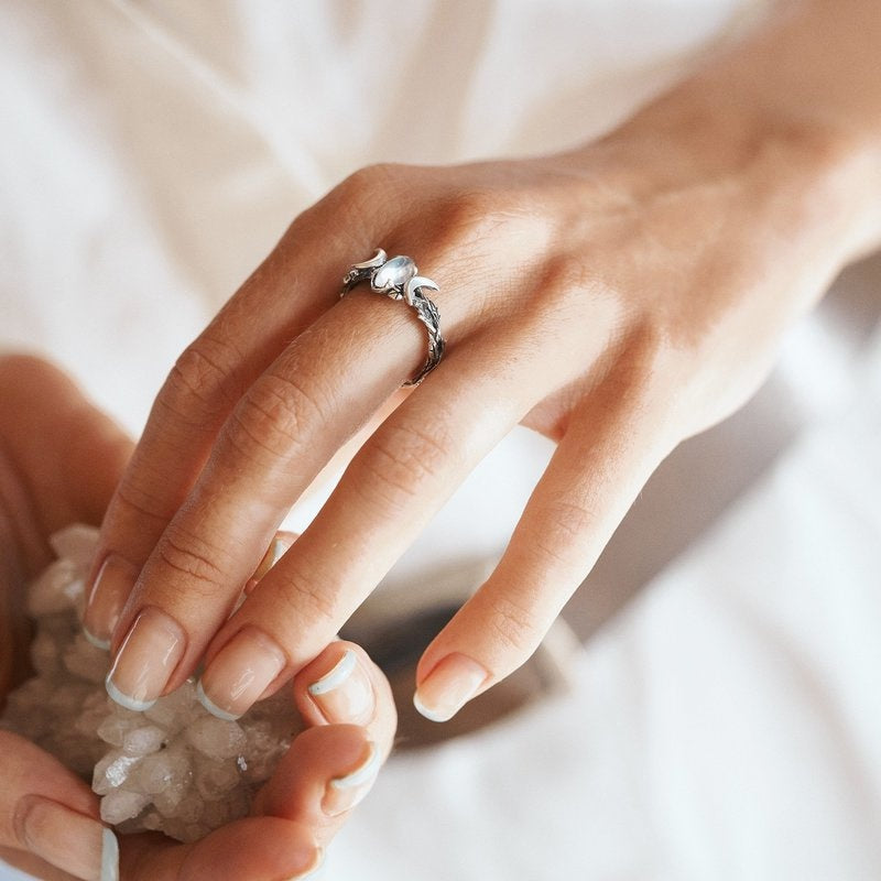 Elegant Iris Moonstone Statement Ring - Make a Bold Impression