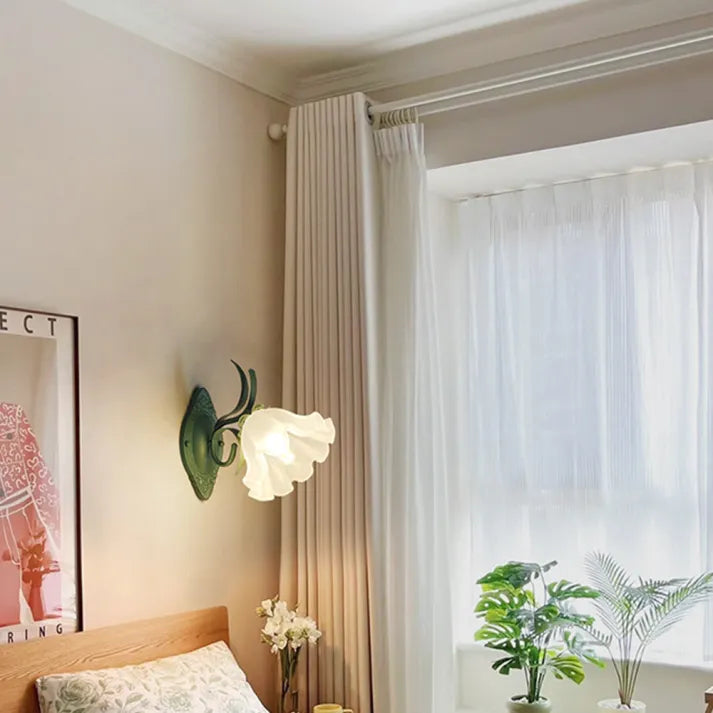 LilyGlow Vägglampa - Elegant Naturinspirerad Belysning