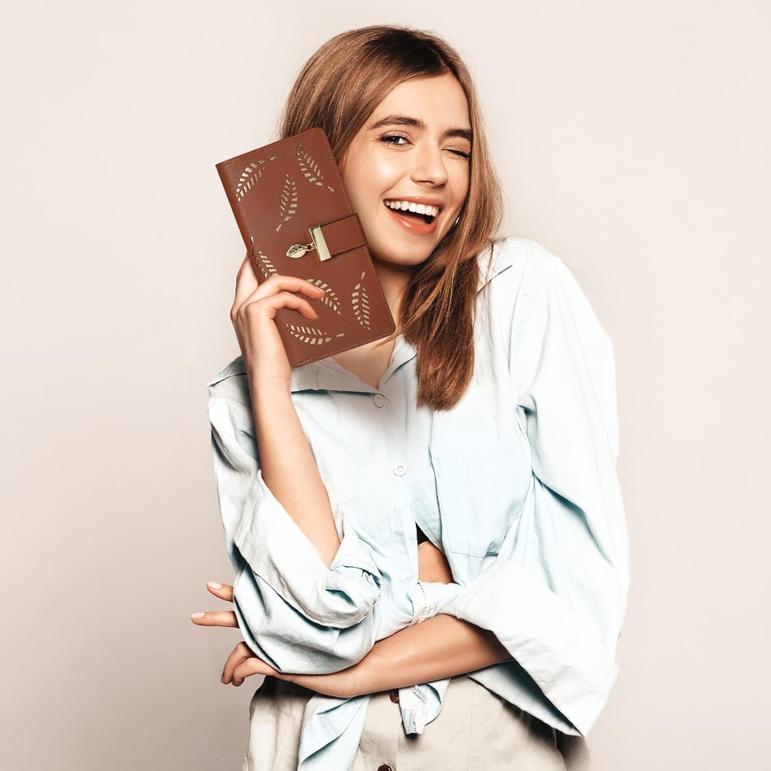 LeatherLeaf – Stylish Leather Wallet for Women