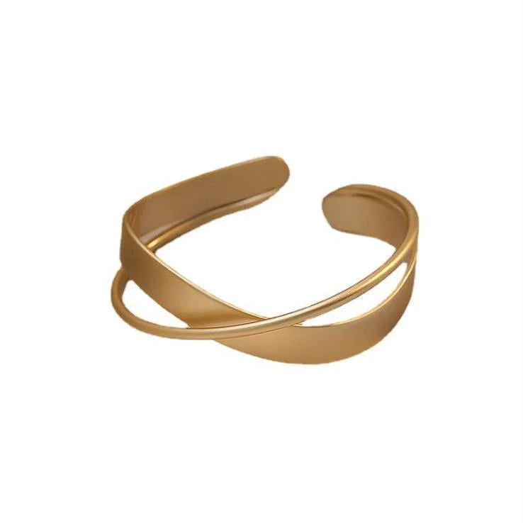 Gold-Colored Infinity Bracelet - Elisa Matt Finish