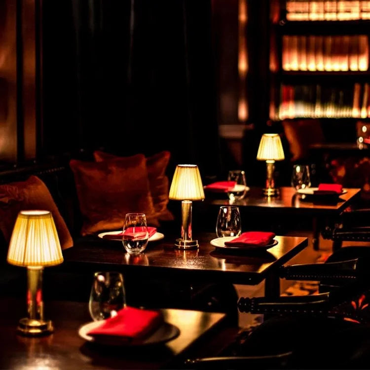 LuxeSilk Thread Lamp - Elegant Wireless Table Lamp for Atmospheric Rooms