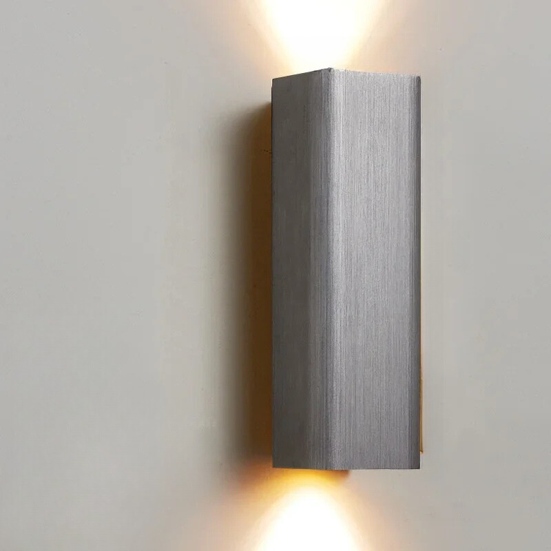 GlowLuxe - Stilig LED-vägglampa för sovrum