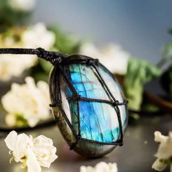 Aris DragonHeart Necklace – Mysterious Labradorite Jewelry