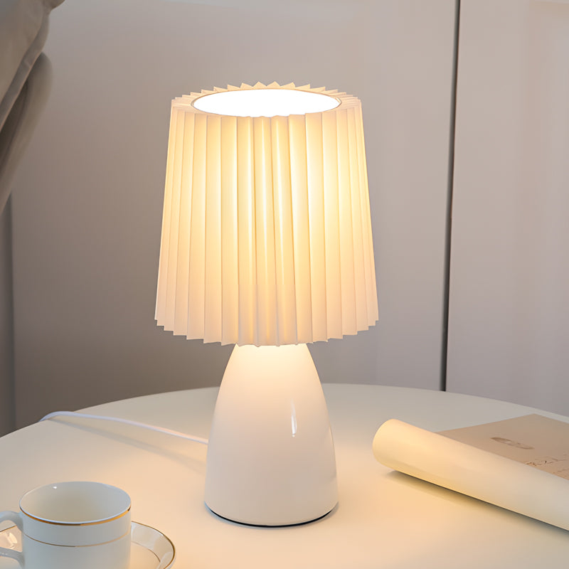 ChicGlow – Dimmable Table Lamp with USB Charger
