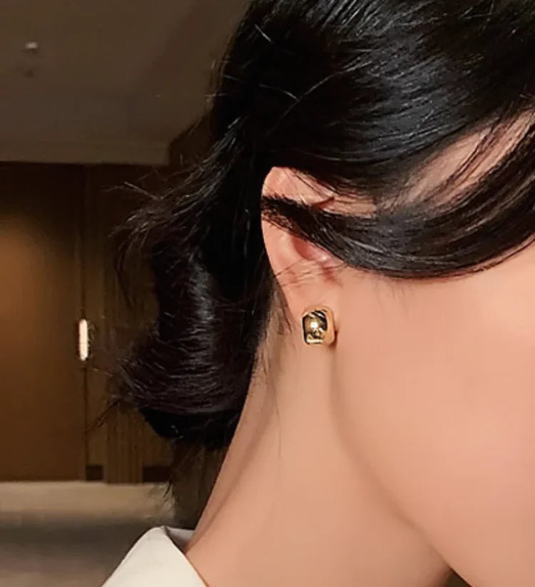 Elegant and Stylish Clara Earrings