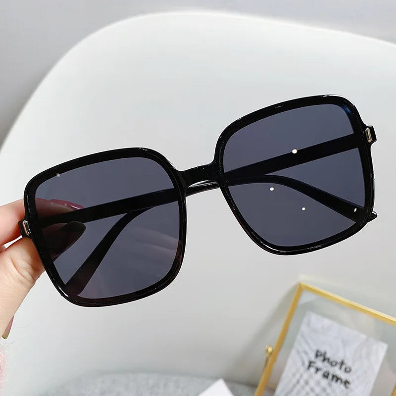 Sheena Shades – Elegant Oversized Sunglasses