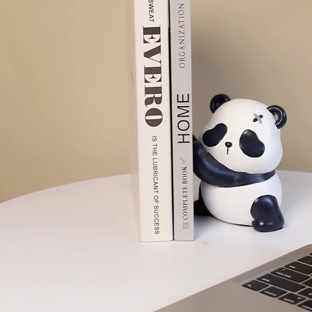 AnimalDecor – Playful Bookends with Animal Designs