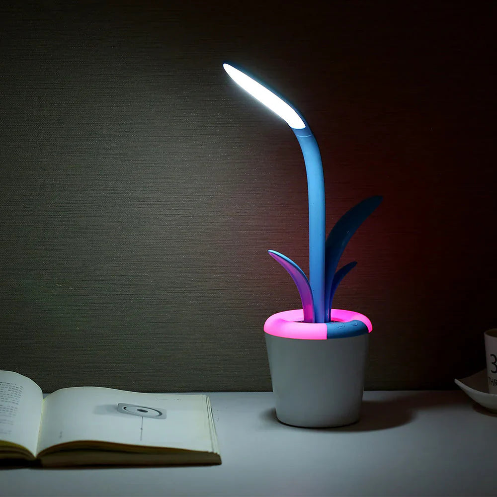 LuminaFlex – Stylish adjustable desk light