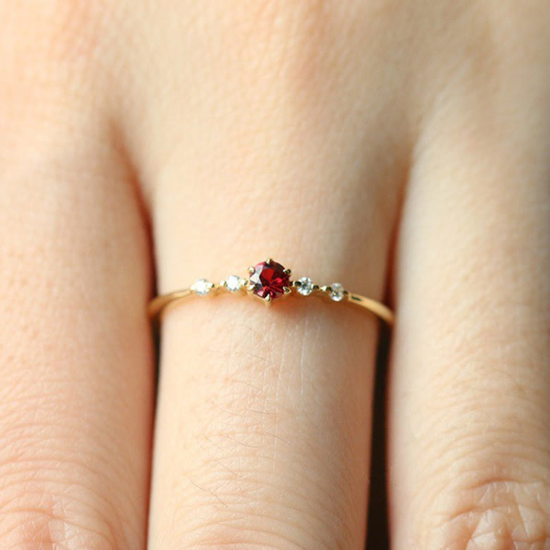Elara 18K Gold Garnet Ring - A Touch of Elegance 
