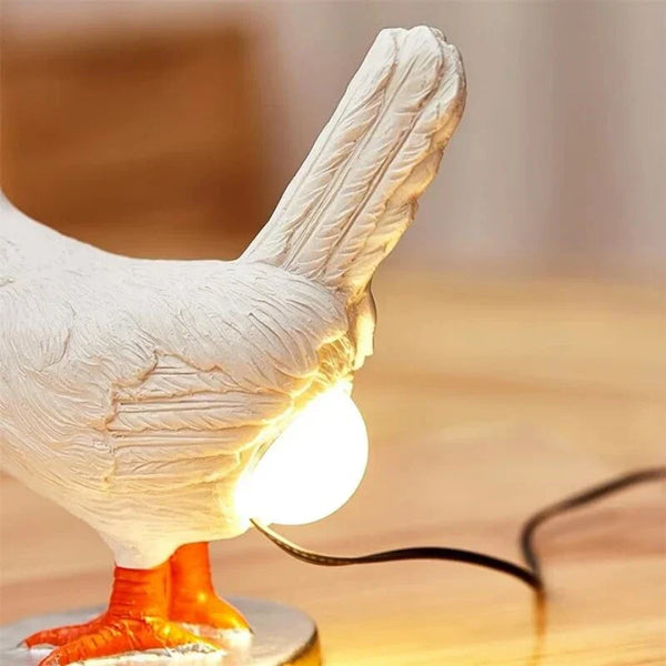 ChickLite – Lekfull Kyckling Bordslampa för ditt Bord
