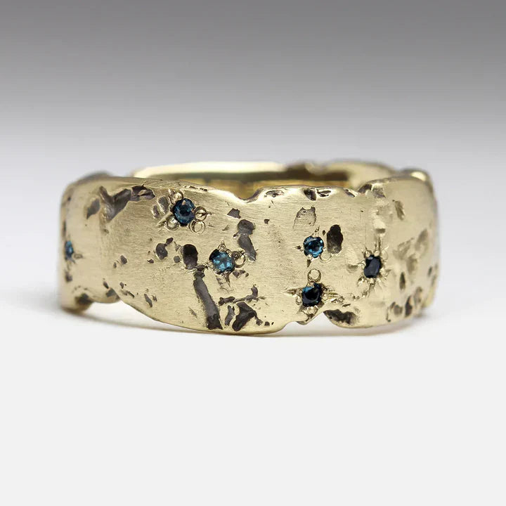 Elegant Retro Ring with Blue Inlaid Crystal - Aurielle 